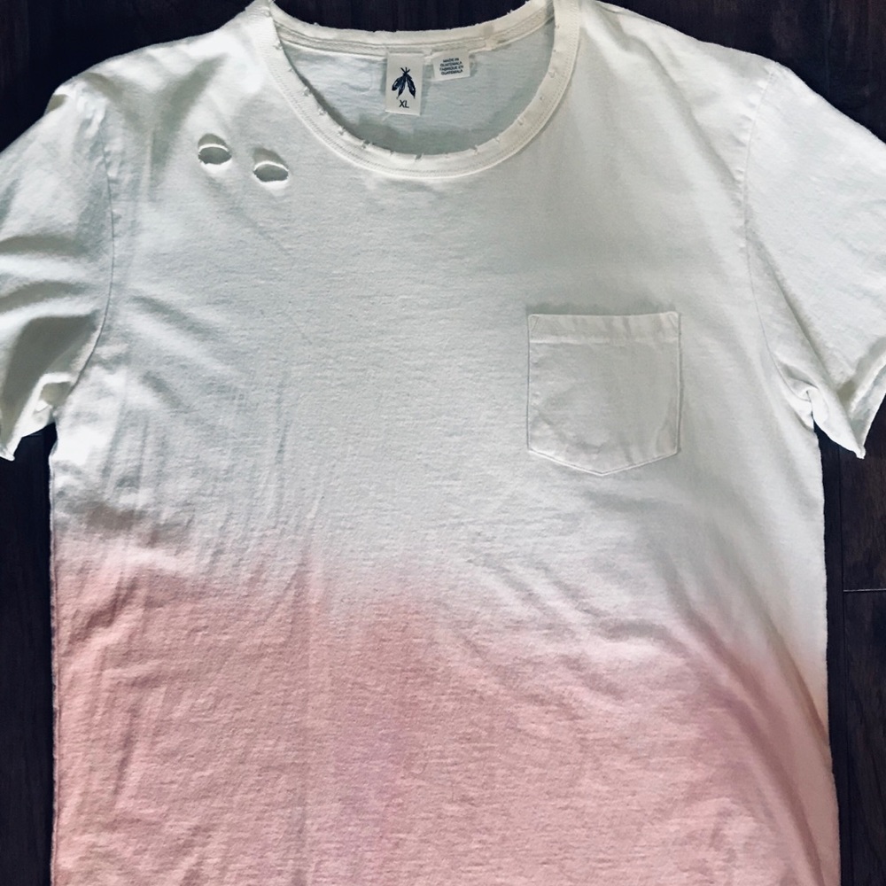 Men’s Feathers Distressed Tee.